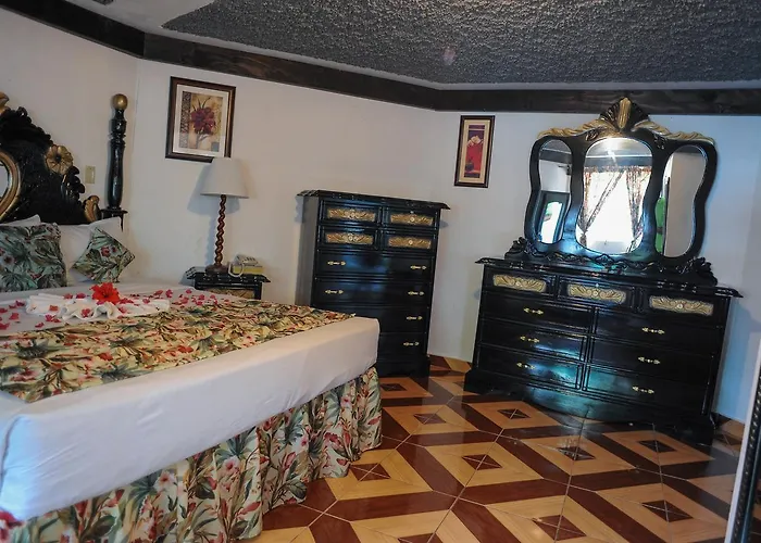 Glorianna Hotel